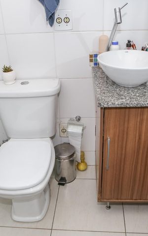 Casa à venda com 160m², 3 quartos e 2 vagas Casa à venda com 160m², 3 quartos e 2 vagasBanheiro da Suíte 2