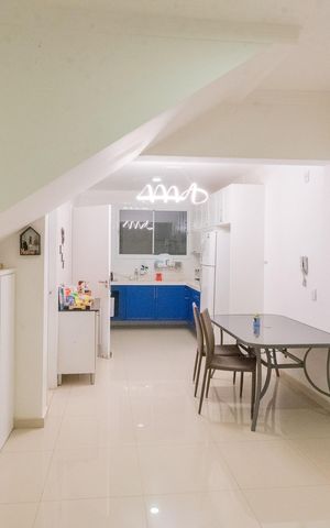 Casa à venda com 63m², 2 quartos e 2 vagasSala