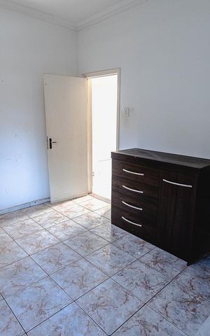 Casa à venda com 500m², 3 quartos e 2 vagas Casa à venda com 500m², 3 quartos e 2 vagasQuarto 1
