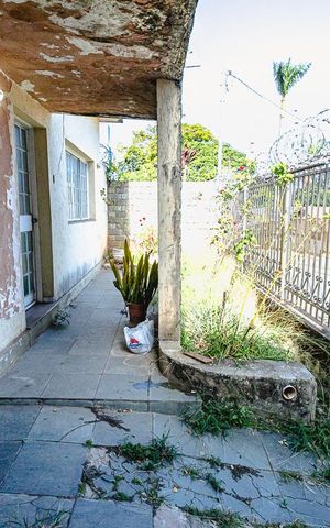 Casa à venda com 500m², 3 quartos e 2 vagas Casa à venda com 500m², 3 quartos e 2 vagasGaragem