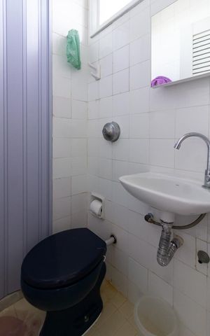 Apartamento à venda com 160m², 4 quartos e 2 vagas Apartamento à venda com 160m², 4 quartos e 2 vagasBanheiro de serviço