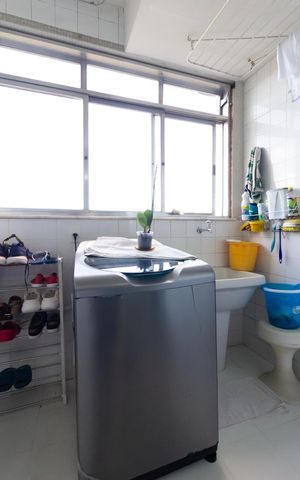 Apartamento à venda com 160m², 4 quartos e 2 vagas Apartamento à venda com 160m², 4 quartos e 2 vagasÁrea de serviço