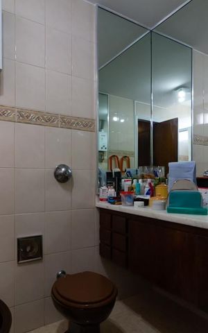 Apartamento à venda com 160m², 4 quartos e 2 vagas Apartamento à venda com 160m², 4 quartos e 2 vagasBanheiro da suíte