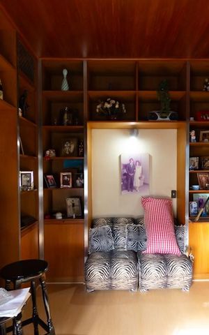 Apartamento à venda com 160m², 4 quartos e 2 vagas Apartamento à venda com 160m², 4 quartos e 2 vagasEscritório