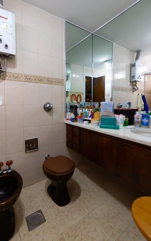 Apartamento à venda com 160m², 4 quartos e 2 vagas Apartamento à venda com 160m², 4 quartos e 2 vagasBanheiro da suíte