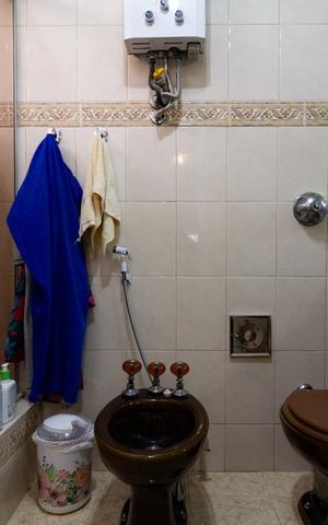 Apartamento à venda com 160m², 4 quartos e 2 vagas Apartamento à venda com 160m², 4 quartos e 2 vagasBanheiro da suíte