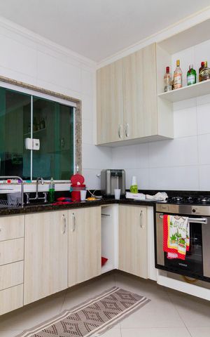 Casa de condomínio à venda com 132m², 3 quartos e 2 vagas Casa de condomínio à venda com 132m², 3 quartos e 2 vagasCozinha