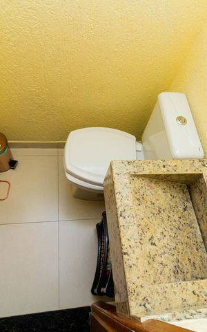 Casa de condomínio à venda com 132m², 3 quartos e 2 vagas Casa de condomínio à venda com 132m², 3 quartos e 2 vagasLavabo