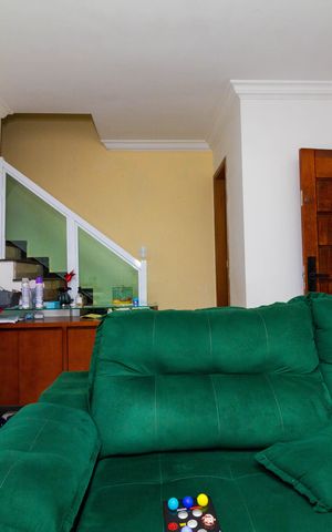Casa de condomínio à venda com 132m², 3 quartos e 2 vagas Casa de condomínio à venda com 132m², 3 quartos e 2 vagasSala