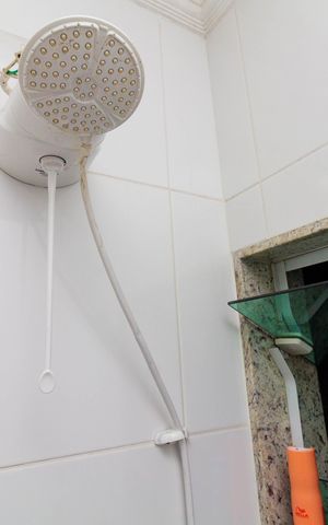 Casa de condomínio à venda com 132m², 3 quartos e 2 vagas Casa de condomínio à venda com 132m², 3 quartos e 2 vagasBanheiro 2
