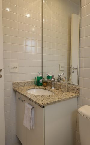 Apartamento à venda com 138m², 3 quartos e 2 vagasBanheiro da Suíte 1