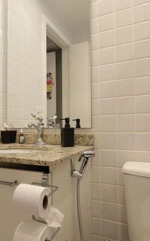 Apartamento à venda com 138m², 3 quartos e 2 vagasBanheiro da Suíte 2