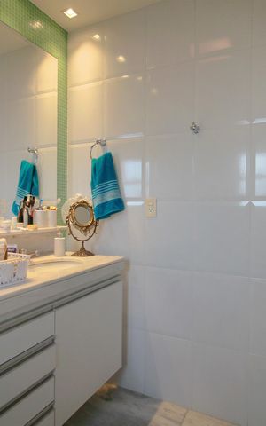 Apartamento à venda com 200m², 5 quartos e 4 vagasBanheiro da Suíte 1