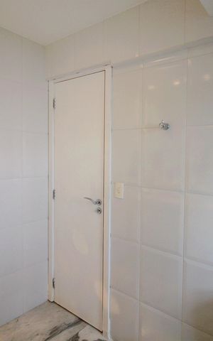 Apartamento à venda com 200m², 5 quartos e 4 vagasBanheiro da Suíte 1