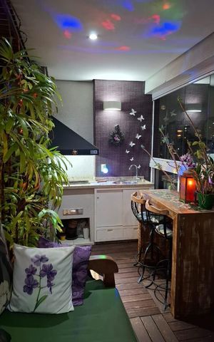 Apartamento à venda com 156m², 3 quartos e 3 vagas Apartamento à venda com 156m², 3 quartos e 3 vagasVaranda da Sala