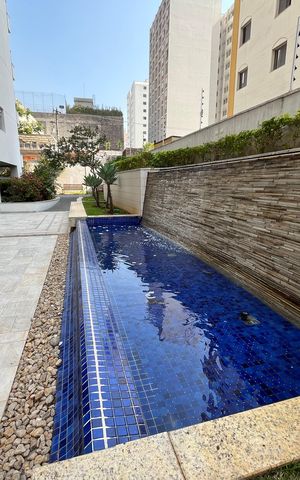 Apartamento à venda com 156m², 3 quartos e 3 vagas Apartamento à venda com 156m², 3 quartos e 3 vagasÁrea comum - Piscina