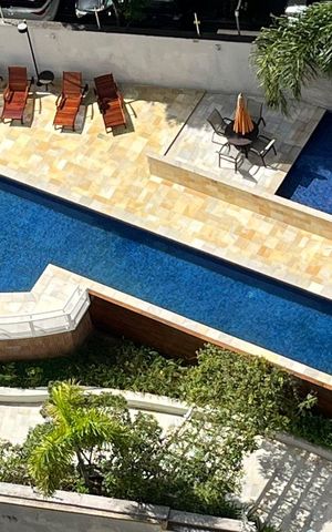 Apartamento à venda com 156m², 3 quartos e 3 vagas Apartamento à venda com 156m², 3 quartos e 3 vagasÁrea comum - Piscina