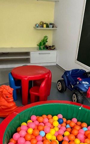 Apartamento à venda com 156m², 3 quartos e 3 vagas Apartamento à venda com 156m², 3 quartos e 3 vagasÁrea Comum - Playground