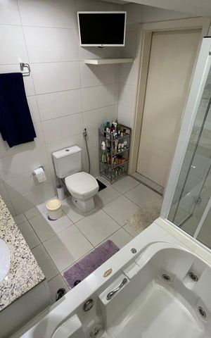 Apartamento à venda com 156m², 3 quartos e 3 vagas Apartamento à venda com 156m², 3 quartos e 3 vagasBanheiro da Suíte 1