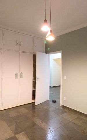 Casa para alugar com 440m², 6 quartos e 7 vagas Casa para alugar com 440m², 6 quartos e 7 vagasQuarto 1