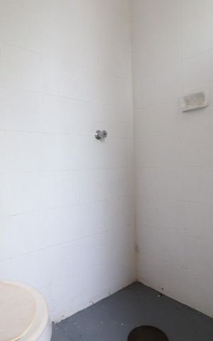 Casa para alugar com 440m², 6 quartos e 7 vagas Casa para alugar com 440m², 6 quartos e 7 vagasBanheiro da serviço
