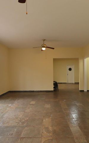 Casa para alugar com 440m², 6 quartos e 7 vagas Casa para alugar com 440m², 6 quartos e 7 vagasSala
