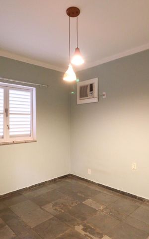 Casa para alugar com 440m², 6 quartos e 7 vagas Casa para alugar com 440m², 6 quartos e 7 vagasQuarto 1