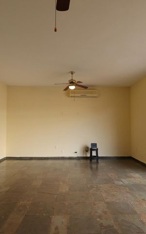 Casa para alugar com 440m², 6 quartos e 7 vagas Casa para alugar com 440m², 6 quartos e 7 vagasSala