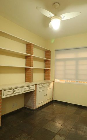 Casa para alugar com 440m², 6 quartos e 7 vagas Casa para alugar com 440m², 6 quartos e 7 vagasEscritório