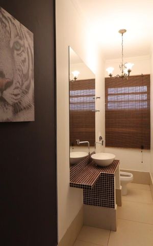 Casa para alugar com 440m², 6 quartos e 7 vagas Casa para alugar com 440m², 6 quartos e 7 vagasLavabo