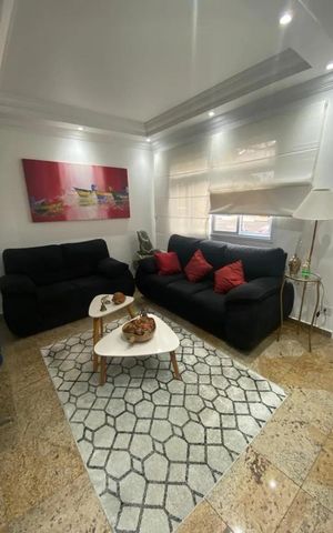 Casa de condomínio à venda com 225m², 4 quartos e 2 vagas Casa de condomínio à venda com 225m², 4 quartos e 2 vagasSala