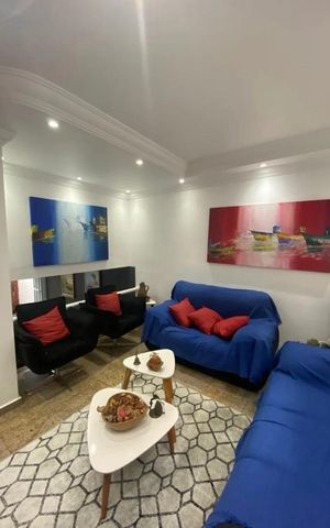 Casa de condomínio à venda com 225m², 4 quartos e 2 vagas Casa de condomínio à venda com 225m², 4 quartos e 2 vagasSala