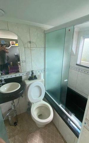 Casa de condomínio à venda com 225m², 4 quartos e 2 vagas Casa de condomínio à venda com 225m², 4 quartos e 2 vagasBanheiro