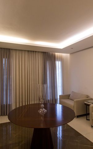 Apartamento à venda com 74m², 2 quartos e 2 vagasHall social