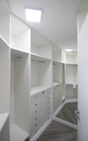 Apartamento para alugar com 271m², 3 quartos e 4 vagas Apartamento para alugar com 271m², 3 quartos e 4 vagasCloset 1 da suíte 3