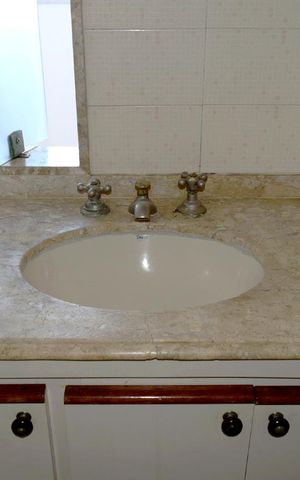 Apartamento à venda com 74m², 2 quartos e 2 vagasBanheiro