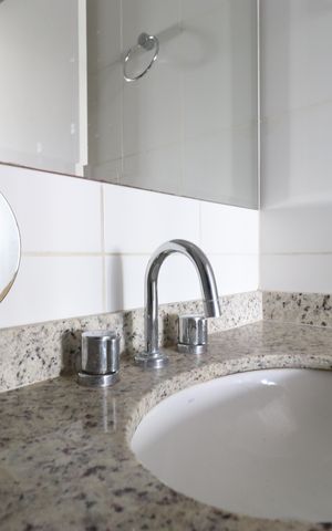 Apartamento para alugar com 62m², 2 quartos e 1 vagaDetalhe Banheiro da Suíte