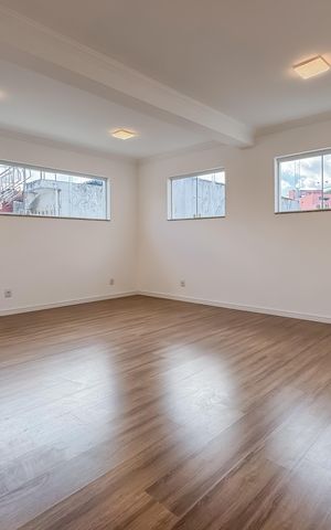 Casa para alugar com 300m², 5 quartos e 2 vagasSala de TV - 1º Piso
