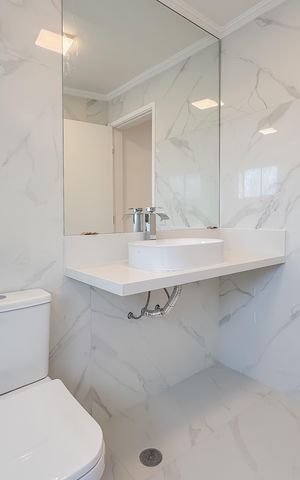 Casa para alugar com 300m², 5 quartos e 2 vagasBanheiro da Suíte Master 2 - 1º Piso