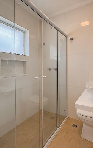 Casa para alugar com 300m², 5 quartos e 2 vagasBanheiro da Suíte 4 - 1º Piso