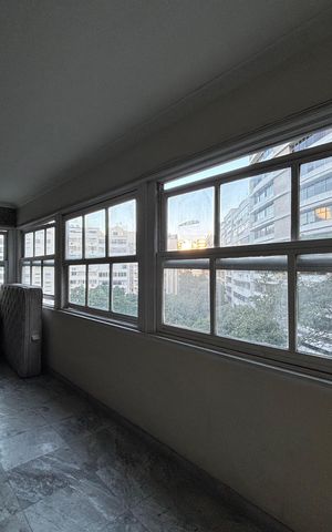 Apartamento à venda com 210m², 4 quartos e 1 vaga Apartamento à venda com 210m², 4 quartos e 1 vagaVaranda da Sala