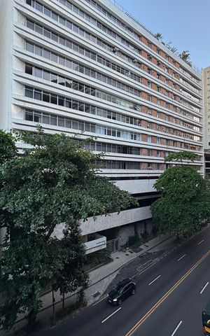 Apartamento à venda com 210m², 4 quartos e 1 vaga Apartamento à venda com 210m², 4 quartos e 1 vagaVaranda da Sala - vista