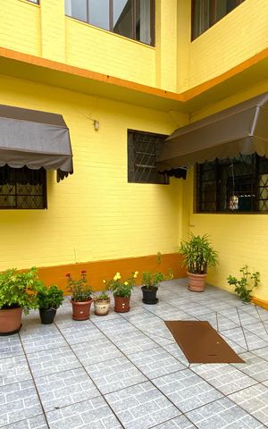 Casa à venda com 410m², 3 quartos e 3 vagas Casa à venda com 410m², 3 quartos e 3 vagasQuintal
