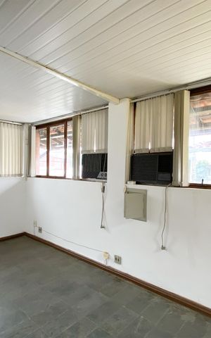 Casa à venda com 410m², 3 quartos e 3 vagas Casa à venda com 410m², 3 quartos e 3 vagasÁrea comum