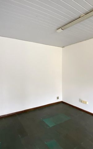 Casa à venda com 410m², 3 quartos e 3 vagas Casa à venda com 410m², 3 quartos e 3 vagasÁrea comum