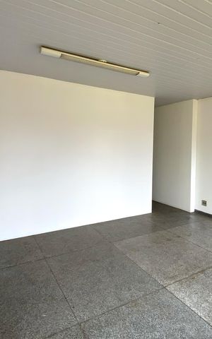 Casa à venda com 410m², 3 quartos e 3 vagas Casa à venda com 410m², 3 quartos e 3 vagasÁrea comum