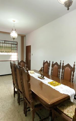 Casa à venda com 410m², 3 quartos e 3 vagas Casa à venda com 410m², 3 quartos e 3 vagasSala de Jantar