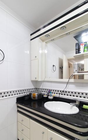 Casa de condomínio à venda com 420m², 3 quartos e 1 vaga Casa de condomínio à venda com 420m², 3 quartos e 1 vagaBanheiro Social 1