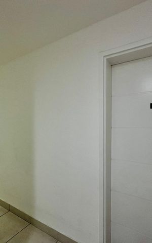 Apartamento à venda com 74m², 2 quartos e 1 vaga Apartamento à venda com 74m², 2 quartos e 1 vagaHall Apartamento