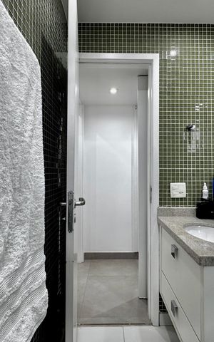 Apartamento à venda com 74m², 2 quartos e 1 vaga Apartamento à venda com 74m², 2 quartos e 1 vagaBanheiro Social